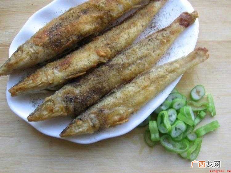 从冰箱里取出沙丁鱼解冻 沙丁鱼怎么做好吃
