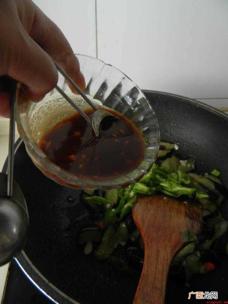 茄子这样做,简单又好吃 怎么烧茄子好吃又简单