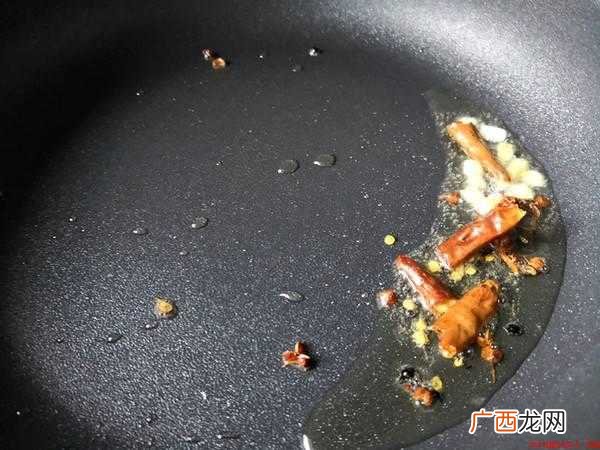 男性腹腔第一、二节有鸣器,雌虫无鸣器 爬叉怎么吃