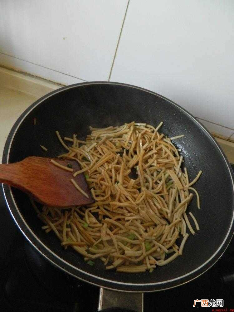 豆腐丝的做法_健康频道 豆腐丝怎么炒好吃又简单