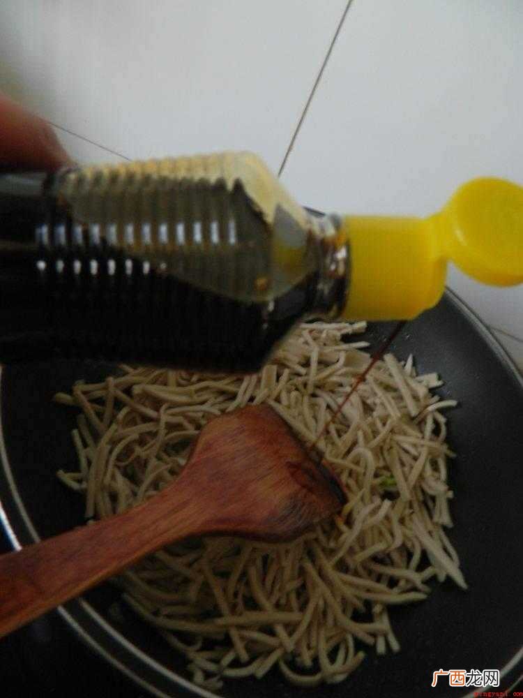 豆腐丝的做法_健康频道 豆腐丝怎么炒好吃又简单