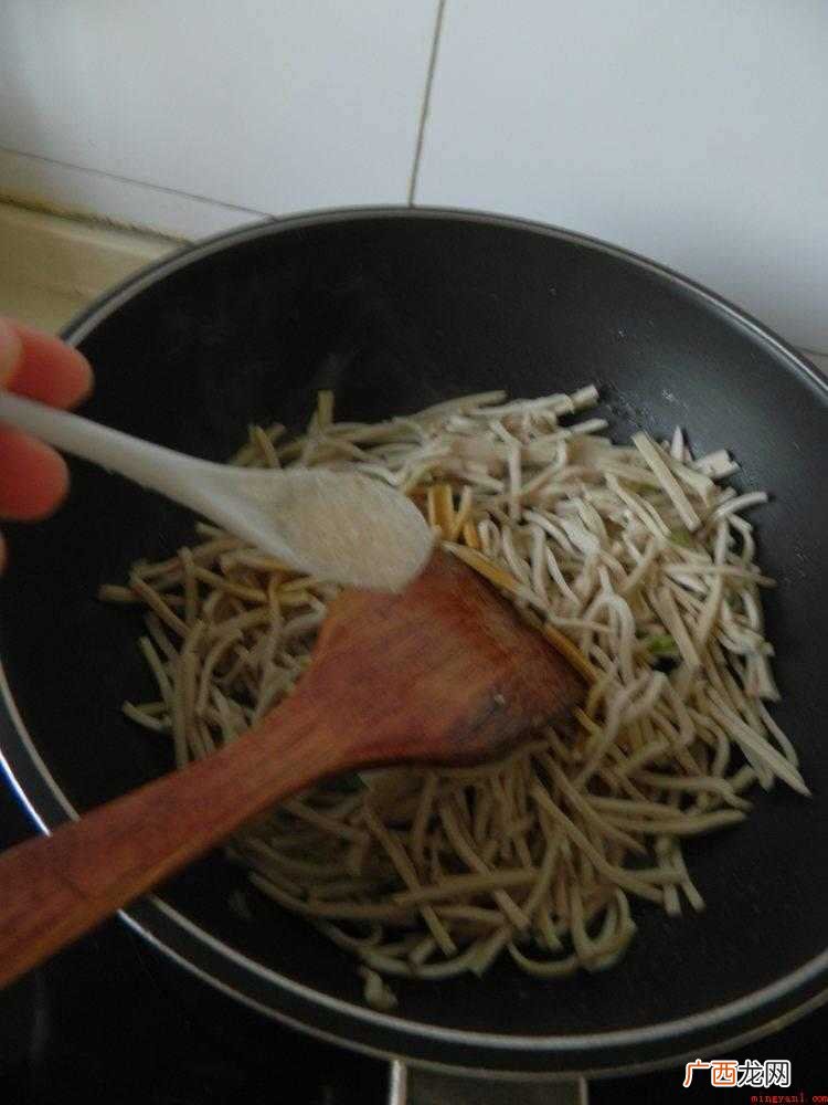 豆腐丝的做法_健康频道 豆腐丝怎么炒好吃又简单