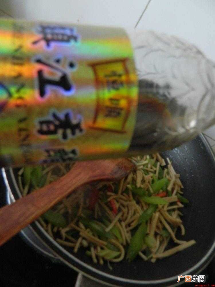 豆腐丝的做法_健康频道 豆腐丝怎么炒好吃又简单