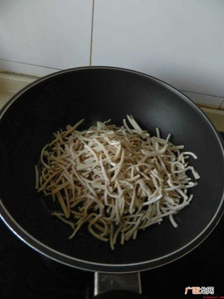 豆腐丝的做法_健康频道 豆腐丝怎么炒好吃又简单