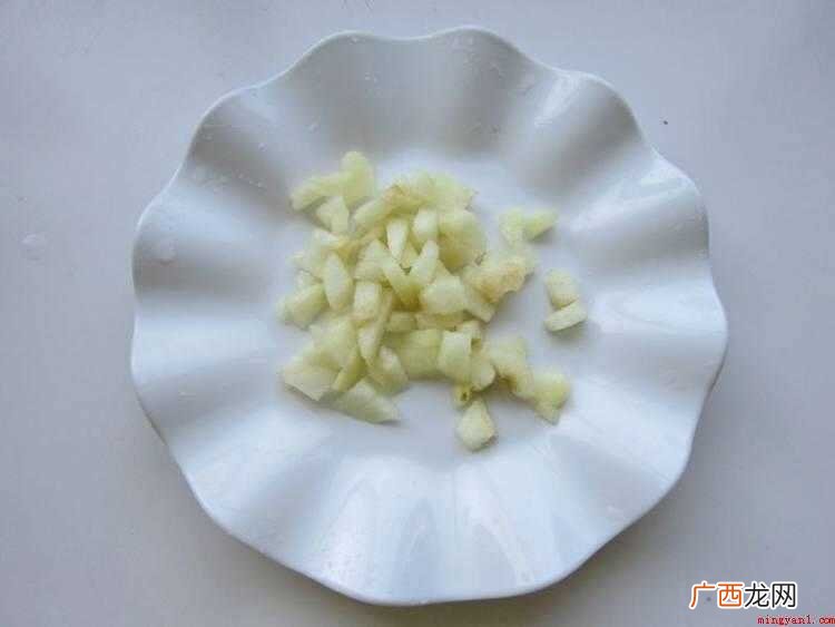 600克西瓜榨汁机,香梨洗净去皮切块,一键启动,松手即停 西瓜汁怎么做好喝