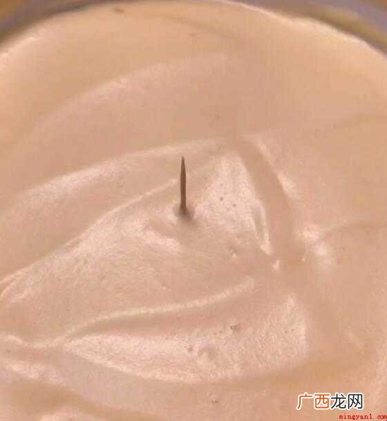 不用烤箱,在家也可以做纸杯蛋糕! 最简单的纸杯蛋糕怎么做