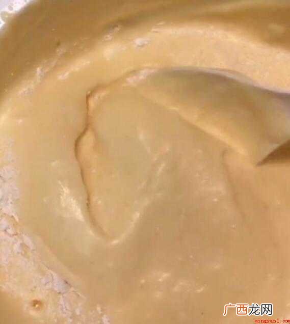 不用烤箱,在家也可以做纸杯蛋糕! 最简单的纸杯蛋糕怎么做
