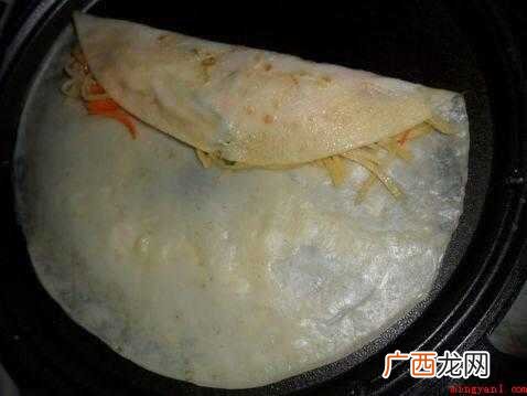 鸡蛋饼和土豆丝的做法步骤 土豆丝卷饼怎么做又软又好吃