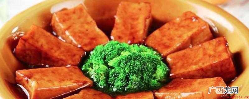 江苏无锡特产“小箱”豆腐烹制而成 镜箱豆腐是哪里的菜