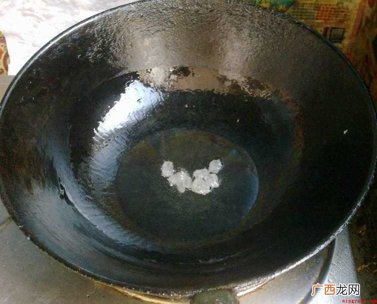 大豆用水浸泡,直到体积变大 怎么炖猪蹄