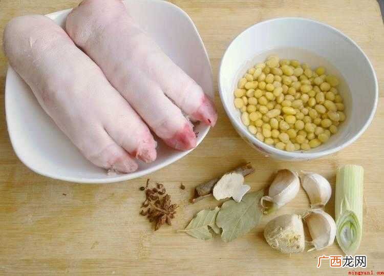 大豆用水浸泡,直到体积变大 怎么炖猪蹄