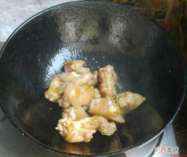 大豆用水浸泡,直到体积变大 怎么炖猪蹄