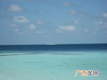 海水是什么颜色的,海水是什么颜色的？
