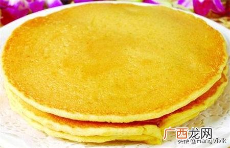 玉米面饼子怎么做的又松又软,怎样做玉米面饼子松软？