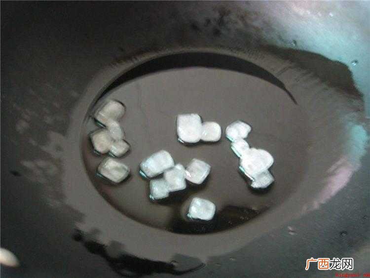 羊肉洗净,剁块。准备好全部火锅配菜 怎么炖羊肉