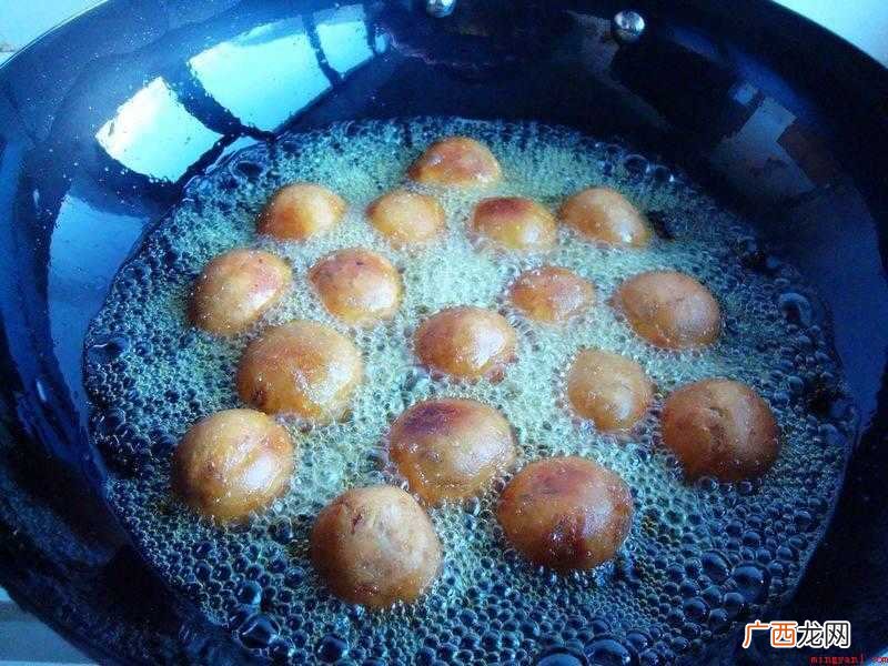 小火炸丸子怎么做好吃? 芋丸子的制作方法