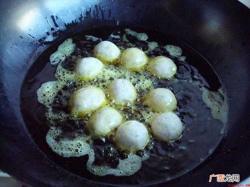 小火炸丸子怎么做好吃? 芋丸子的制作方法