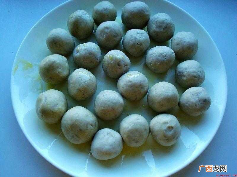 小火炸丸子怎么做好吃? 芋丸子的制作方法