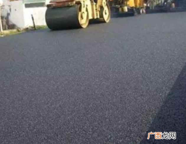沥青混凝土路面施工注意事项 沥青混凝土一立方多少吨