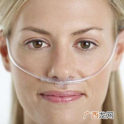 飞机飞的很高会缺氧吗,飞机飞的高度会缺氧么？