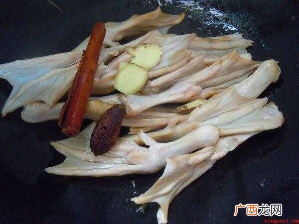 桂皮草果生姜的食材准备 卤鸭爪怎么做
