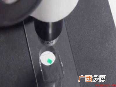 显微镜如何对光
