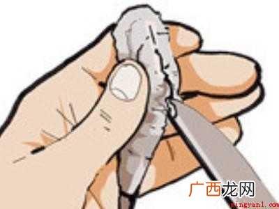 活虾怎么剥出虾仁来