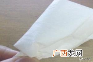 如何用面巾纸折玫瑰花,如何用纸巾折朵花？
