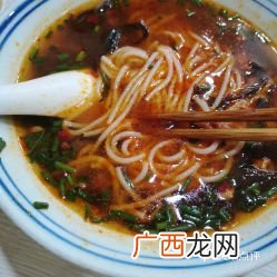 米粉店里的那种木耳肉丝怎么做的,木耳肉片的川菜做法？