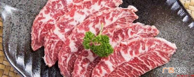 每只猪身上的这块肉只有五六斤,大约有二十厘米长,横切面瘦肉占 梅花肉是哪个部位