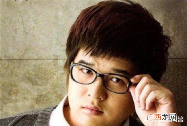 胖子适合什么发型,胖子适合什么发型？