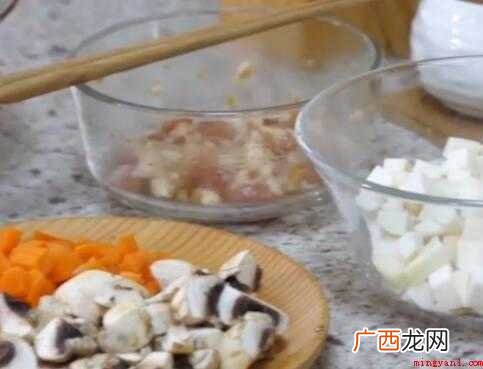 芋头中性多糖的功效与作用 芋头饭怎么做好吃电饭煲