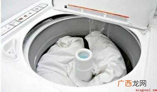 枕头是可以洗的,但不建议像枕头套那样常洗,平时可以乘天晴太阳 枕头可以洗吗