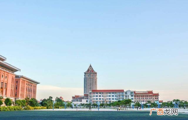 大专和大学一样吗,大专文凭和大学专科毕业有什么区别，有什么意义？