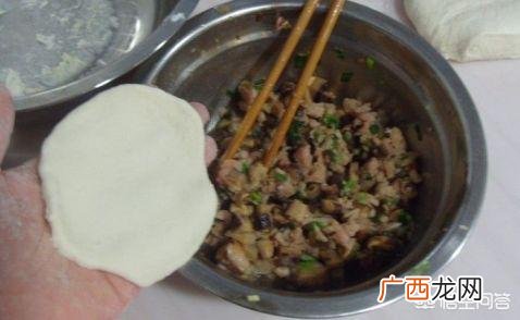 鸡肉香菇包子馅怎么做,香菇鸡丁包子馅的做法？
