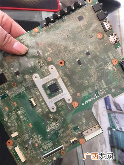 请问电脑中的南北桥是什么,笔记本电脑南北桥是什么？