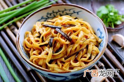 葱油怎么熬制最香,怎么熬葱油？