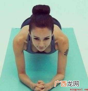 在家锻炼腹部肌肉的方法 在家怎样练腹肌