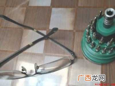 眼镜螺丝松了怎么拧