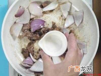 洋葱炒鸡肉怎么做好吃