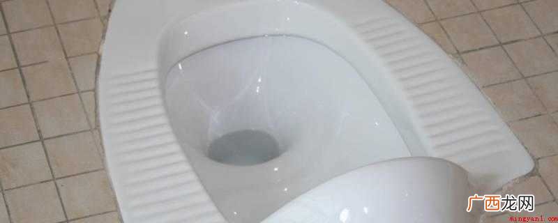 牙刷掉蹲式厕所后要将牙刷取出,方法有 牙刷掉蹲式厕所怎么办