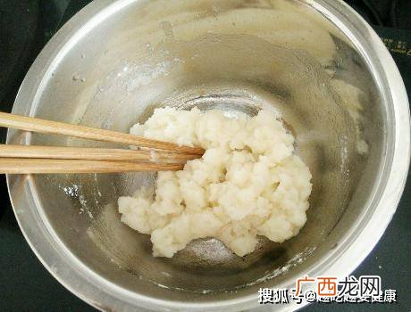 炸糖糕怎么和面,正宗糖糕的配方比例？