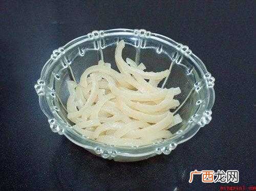 胶原蛋白质与结合水的能力有关 怎么炒猪皮好吃