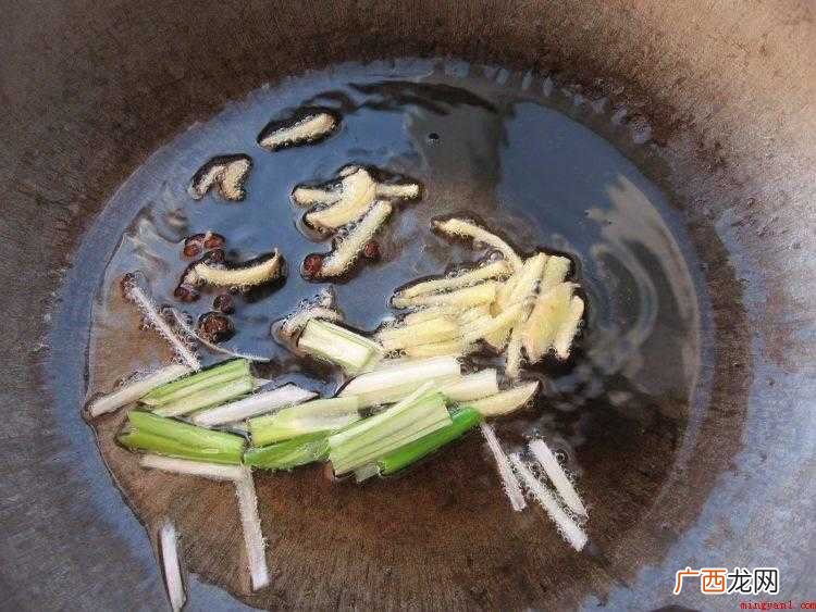 大西北地区常见传统风味小吃,做法有很多种,可汤可菜 羊杂怎么炒