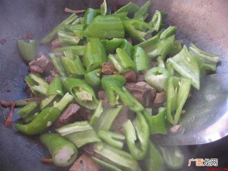 大西北地区常见传统风味小吃,做法有很多种,可汤可菜 羊杂怎么炒