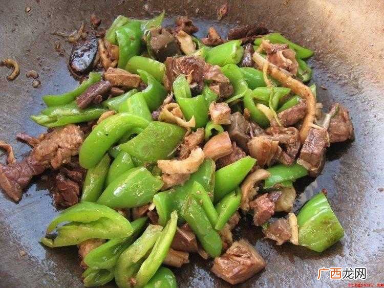 大西北地区常见传统风味小吃,做法有很多种,可汤可菜 羊杂怎么炒