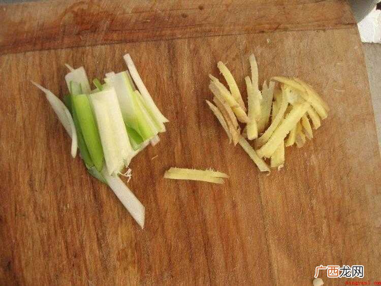 大西北地区常见传统风味小吃,做法有很多种,可汤可菜 羊杂怎么炒