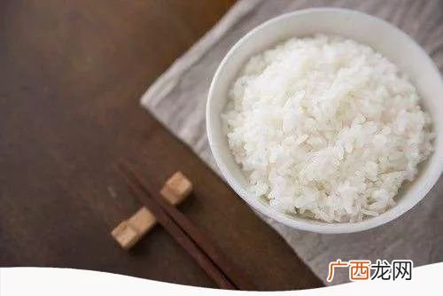 一拳米饭多少克,7g蛋白相当于多少米饭？
