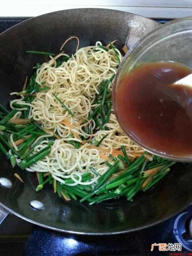 碱水面的做法_好碱的关键是掌握好碱水的浓度 水面怎么炒