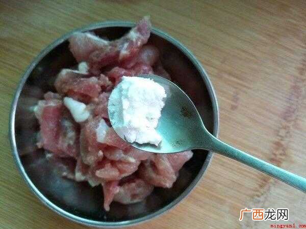 猪外脊肉切片的营养成分 洋葱炒猪肉怎么炒